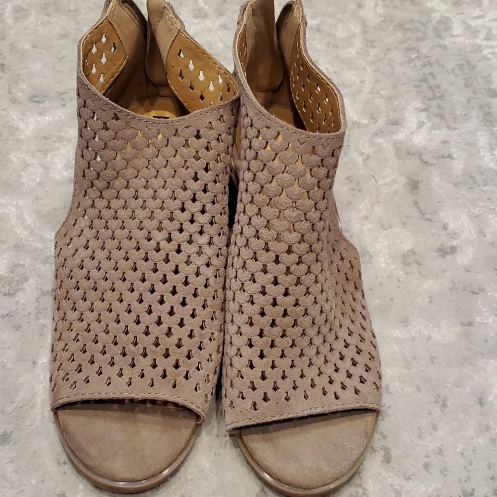 NWT Lucky Brand booties size 7